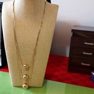 Gold tone ball necklace w/earrings